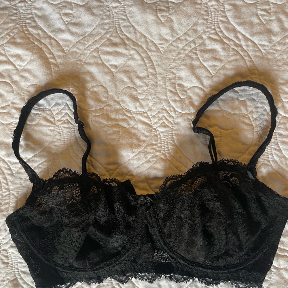 Black Lace Underwire SHEER.         Honey B.    36 D